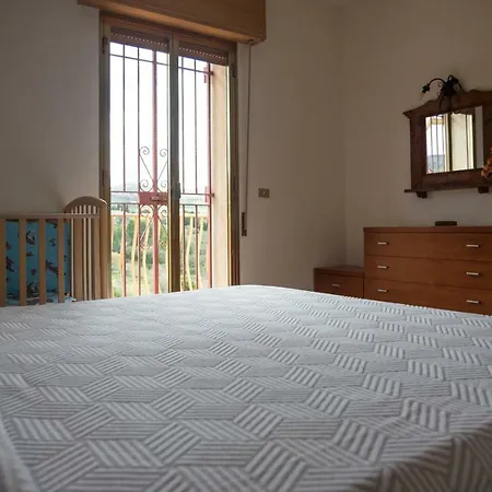 La Casa Sulla Collina كيارامونتي غولفي