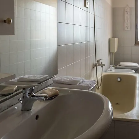 La Casa Sulla Collina بيت للعطل *