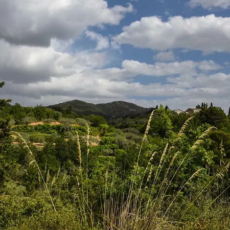 La Casa Sulla Collina كيارامونتي غولفي